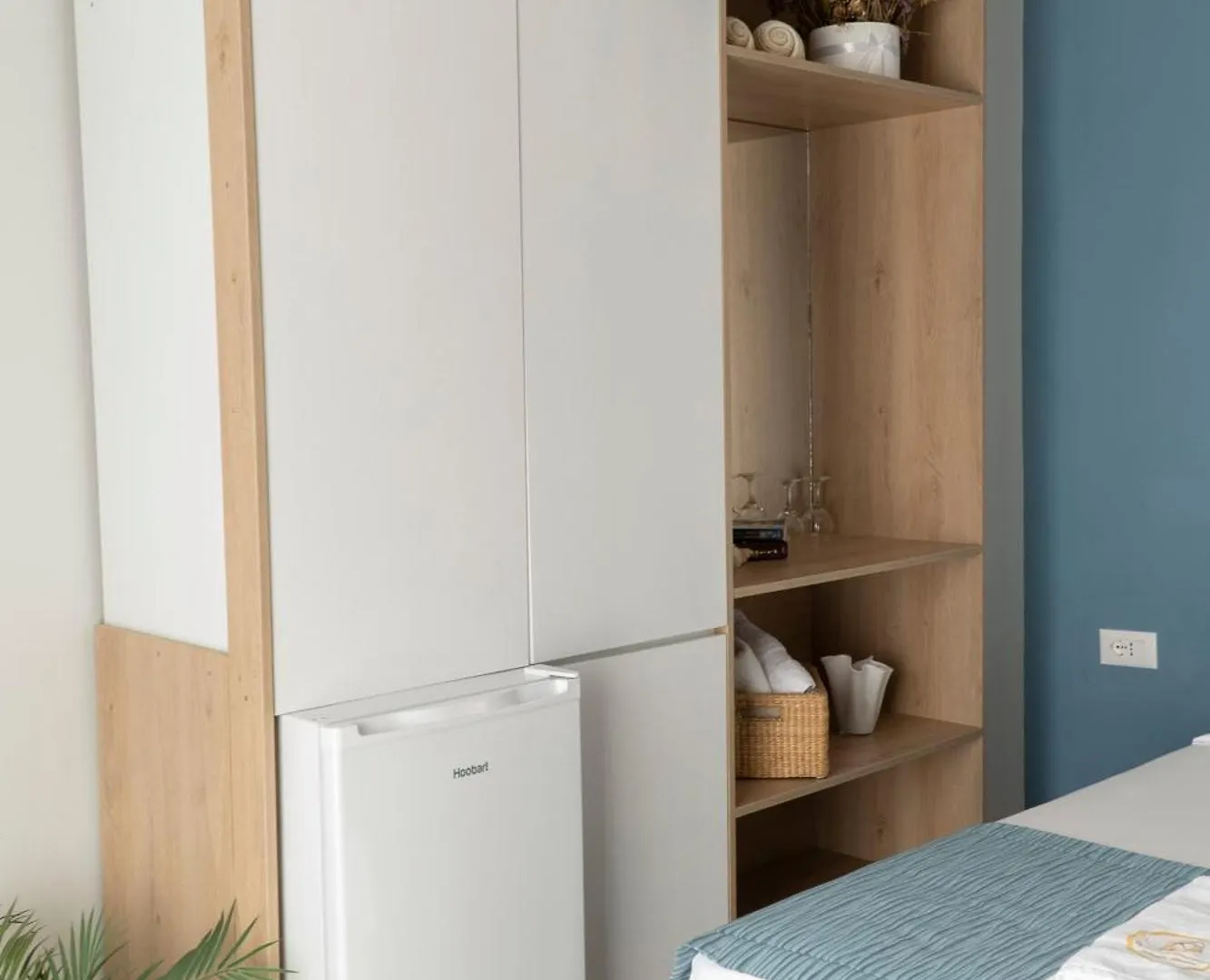 Oyster Central Suites 0*, Sarandë